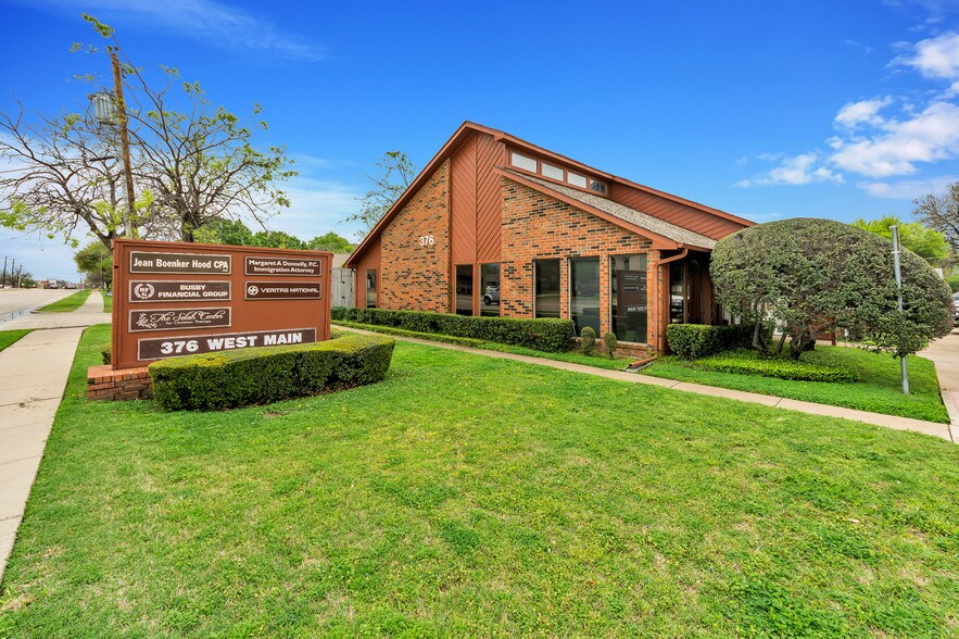 More Photos Of 376 W Main St, Lewisville Medical For Sale