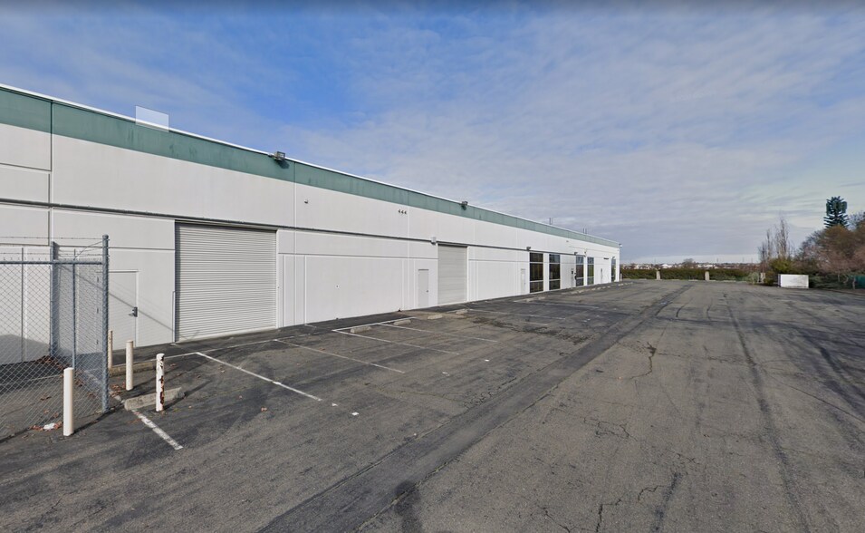 More Photos Of 3333 Vaca Valley Pky, Vacaville Research And Development For Lease