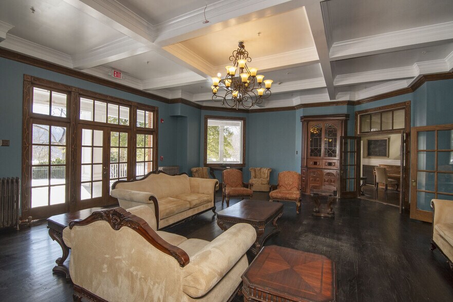 More Photos Of 158 Academy Lane Dr, Pence Springs Hotel For Sale