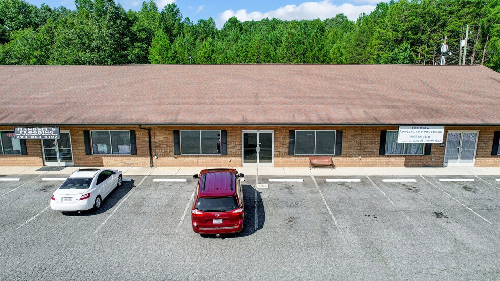 More Photos Of 532 S Highway 27, Stanley Freestanding For Lease