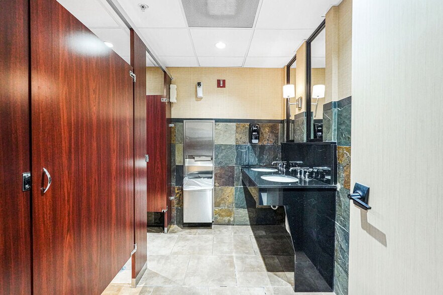 More Photos Of 1110 Brickell Ave, Miami Office For Sale