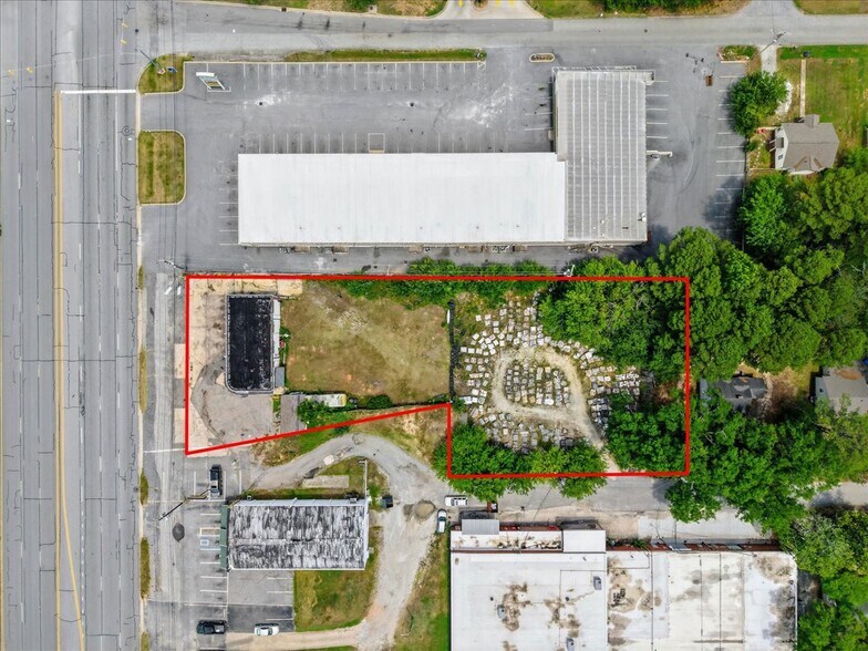 More Photos Of 2852 Wade Hampton Blvd, Taylors General Retail For Sale