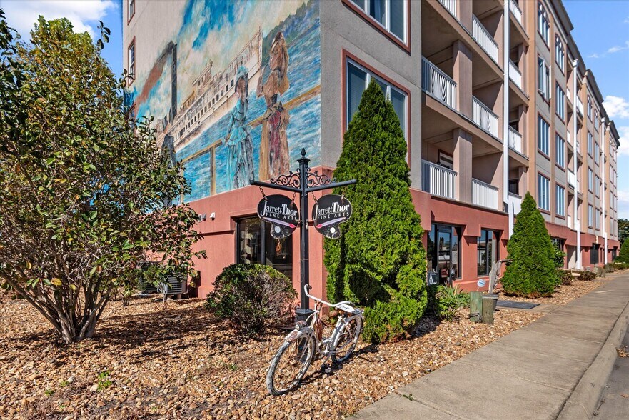 More Photos Of 100 Taylor St, Colonial Beach Storefront Retail Office For Sale