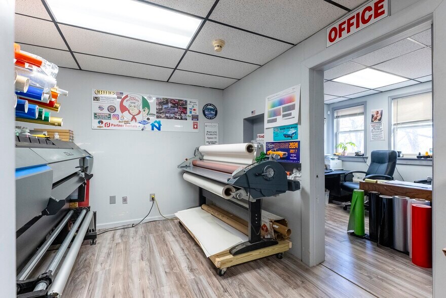 More Photos Of 447 Broadway, Ulster Park Office For Sale