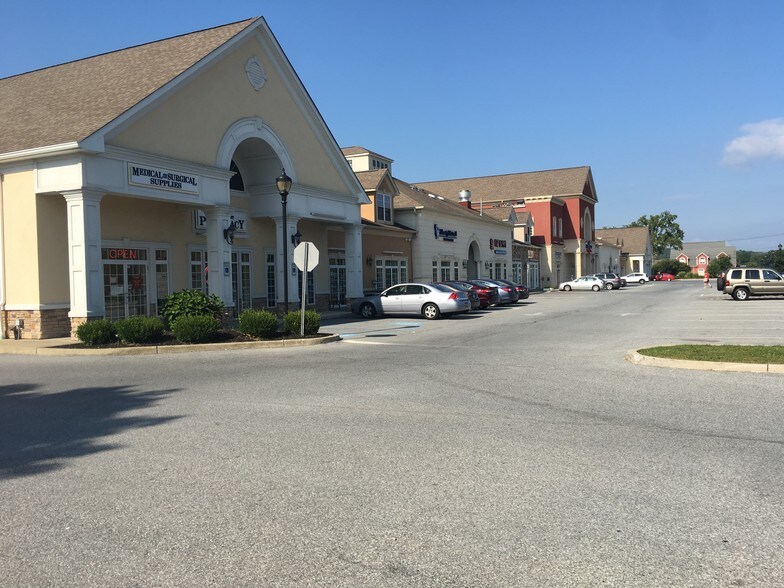 More Photos Of 900 NY 376, Wappingers Falls Freestanding For Lease