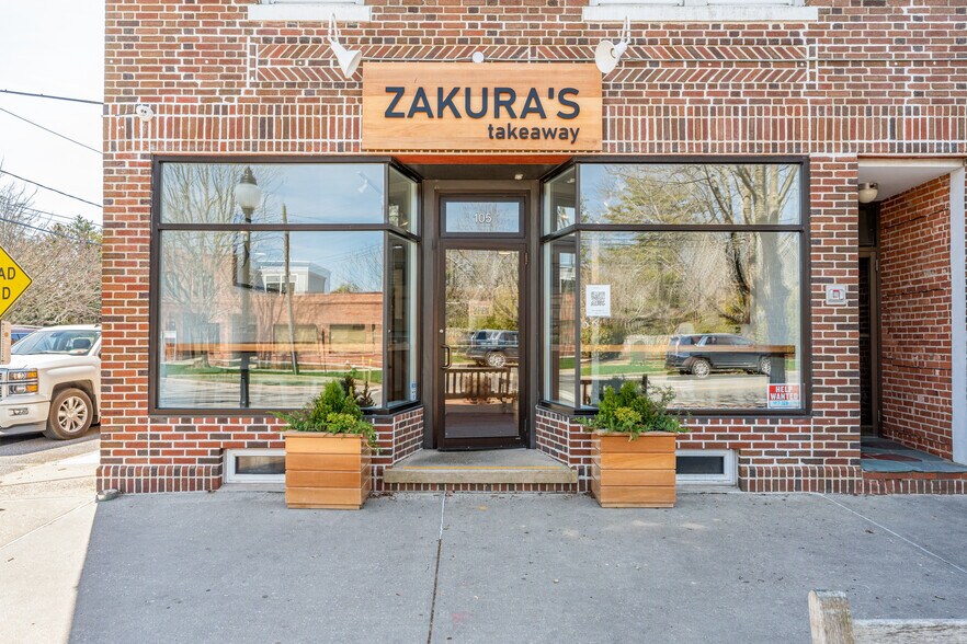 More Photos Of 105-107 Newtown Ln, East Hampton Storefront Retail Residential For Sale