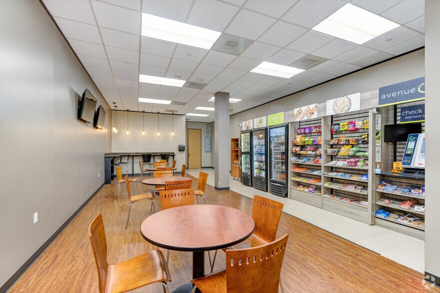 More Photos Of 7600 W Tidwell Rd, Houston Office For Lease