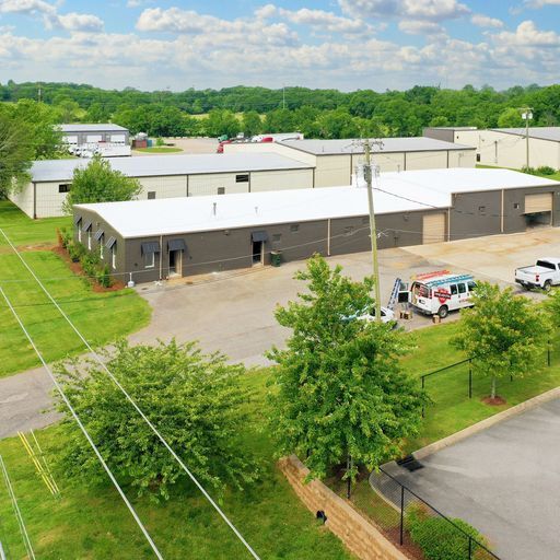 Primary Photo Of 718 Airport Rd, Gallatin Manufacturing For Lease