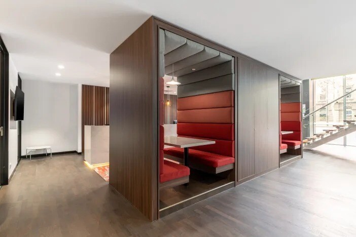 More Photos Of 301 Arizona Ave, Santa Monica Coworking Space