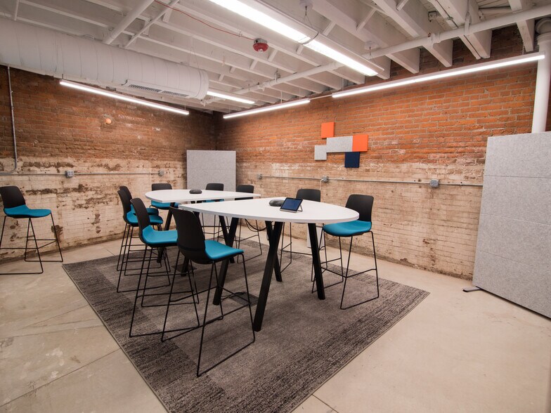 More Photos Of 2401 W Superior Viaduct, Cleveland Office For Lease