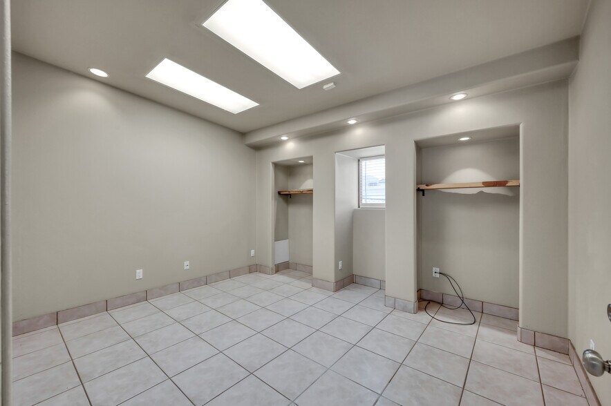 More Photos Of 32219 Tamina Rd, Magnolia Distribution For Lease