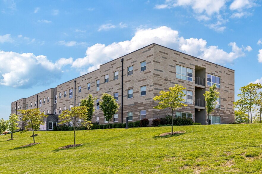 More Photos Of 1100 Campus Lake Dr, Cottleville Apartments For Sale