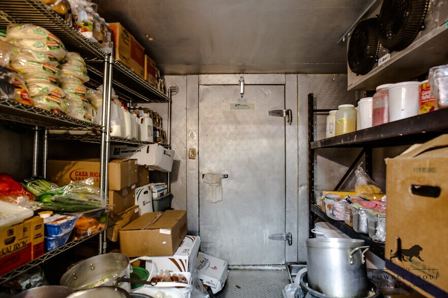 More Photos Of 701 E 50th St, Lubbock Restaurant For Sale