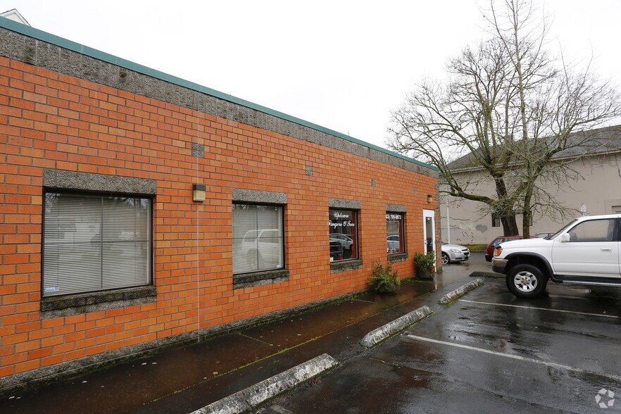 More Photos Of 2114 Main St, Vancouver Office For Lease