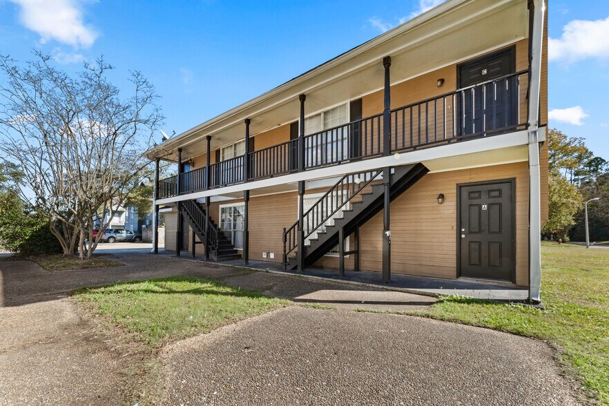 More Photos Of 612 Rue Saint Martin, Hammond Apartments For Sale