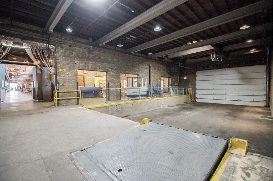 More Photos Of 4200 W Diversey Ave, Chicago Manufacturing For Lease