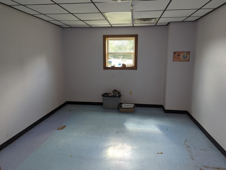 More Photos Of 2608 E Highway 76, Marion General Retail For Sale