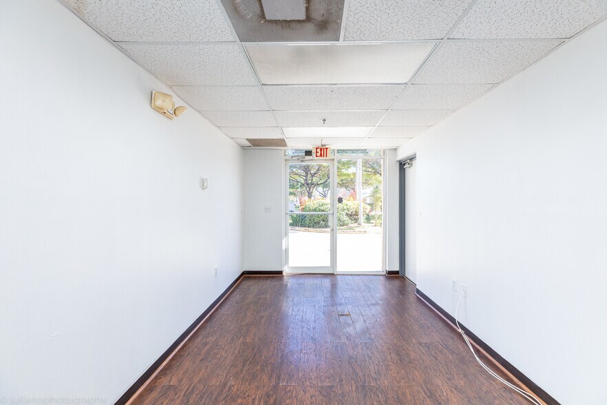 More Photos Of 11965 SW 142nd Ter, Miami Light Distribution For Lease