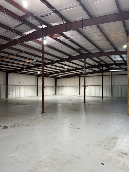 More Photos Of 300 Delano Dr, Manchester Warehouse For Sale