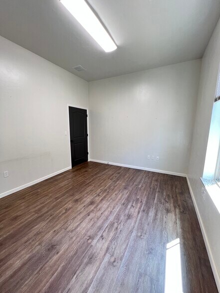 More Photos Of 11900 N MacArthur, Oklahoma City Office For Lease