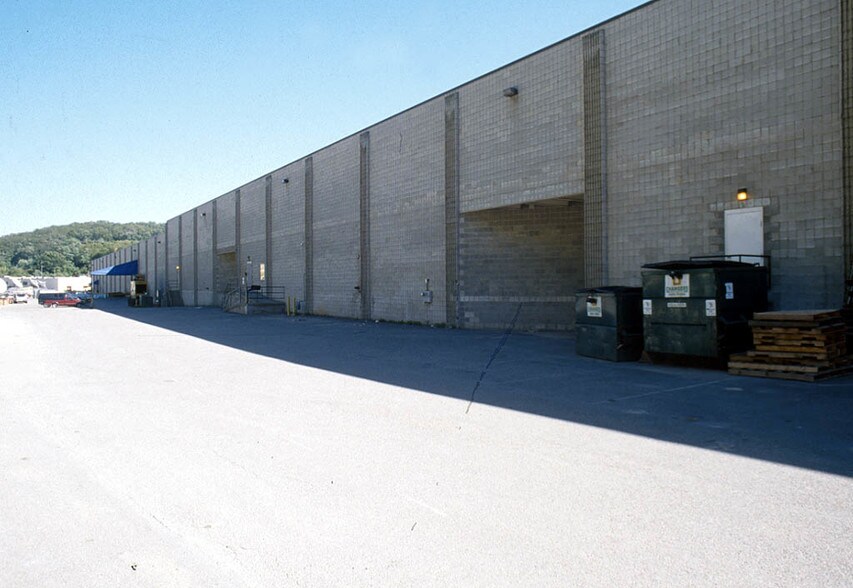 More Photos Of 1530 Chartiers Ave, Pittsburgh Warehouse For Lease