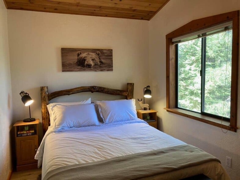 More Photos Of 7582 Buck Brush, Portola Hotel For Sale