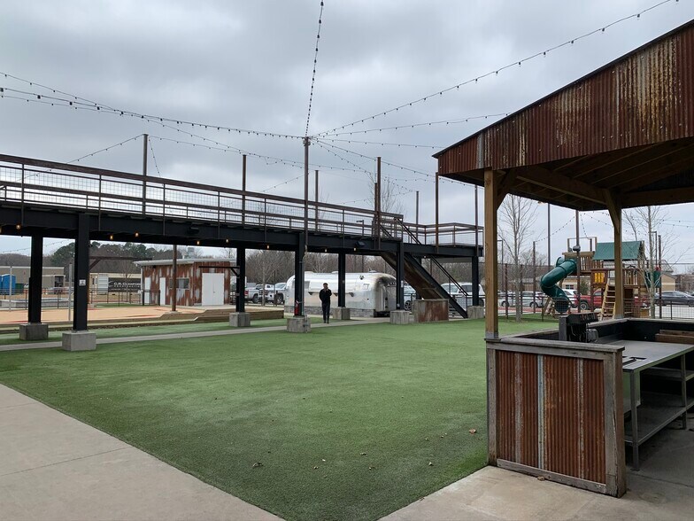 More Photos Of 3615 N Steele Blvd, Fayetteville Bar For Sale