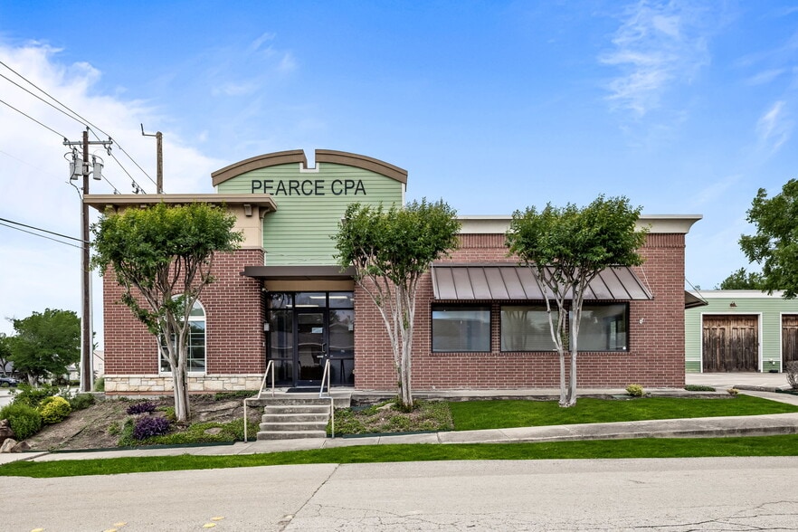 Primary Photo Of 1515 E Belt Line Rd, Carrollton Office Residential For Sale