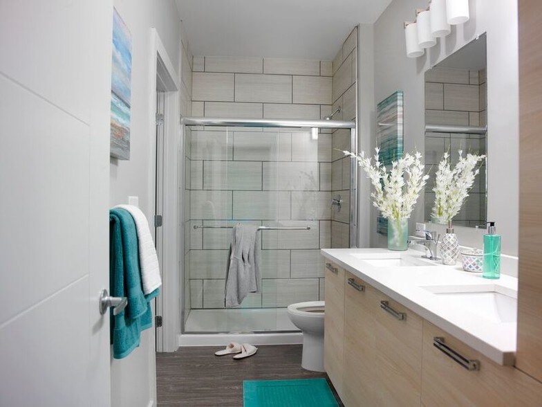 More Photos Of 100 Aqua Way, Newport Apartments For Lease