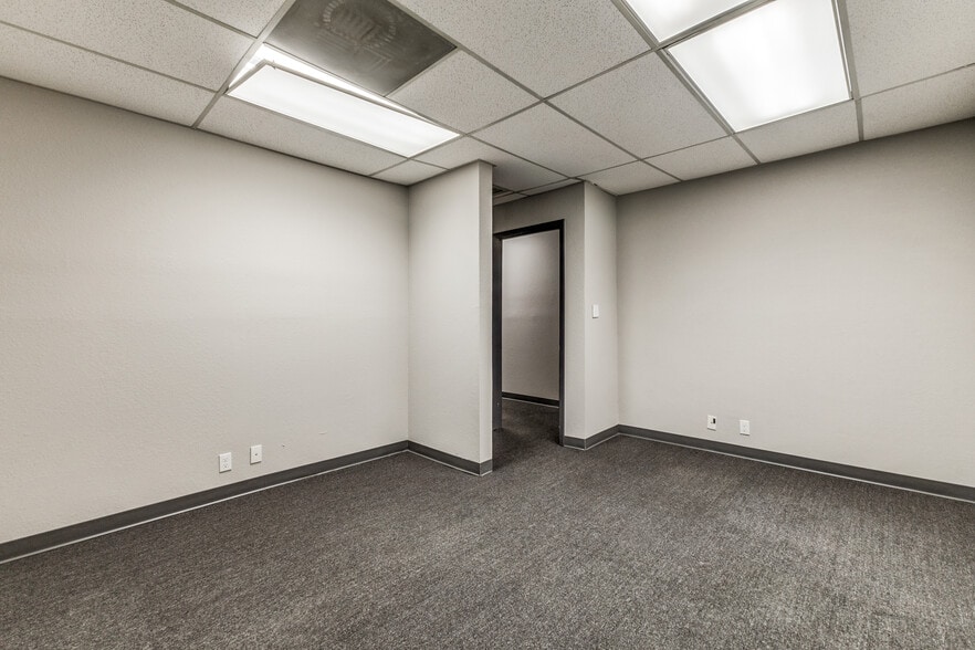 More Photos Of 3301 Century Dr, Rowlett Manufacturing For Sale