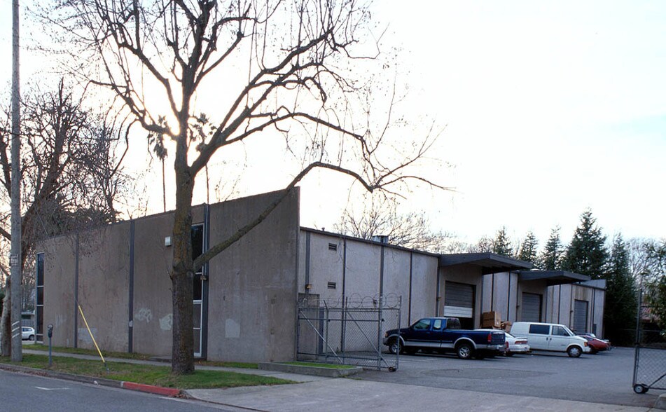More Photos Of 525 S St, Sacramento Warehouse For Sale
