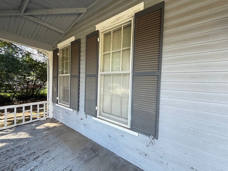 More Photos Of 514 E Barbour St, Eufaula Flex For Sale