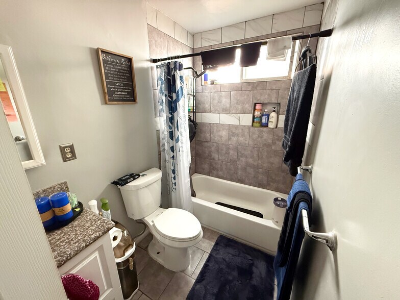 More Photos Of 413 N Market St, Inglewood Apartments For Sale