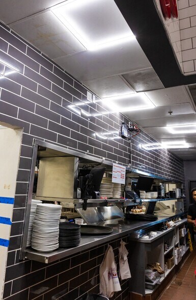 More Photos Of 6501 North Fwy, Fort Worth Restaurant For Sale