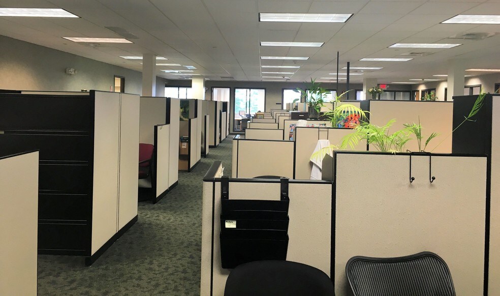 More Photos Of 4550 Lena Dr, Mechanicsburg Office For Lease