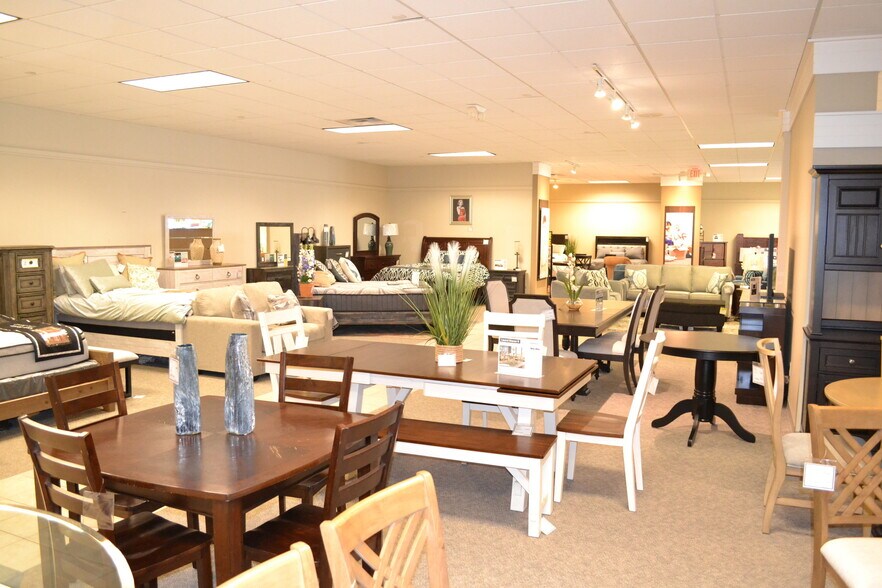 More Photos Of 126 State Road 60 W, Lake Wales Freestanding For Sale