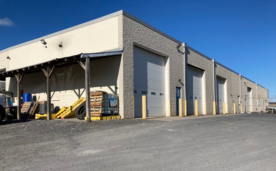 More Photos Of 621 Lowther Rd, Lewisberry Flex For Lease