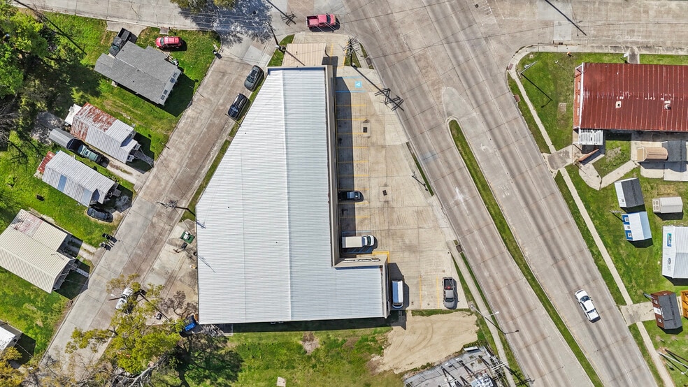 Primary Photo Of 421 W Tunnel Blvd, Houma Storefront Retail Office For Sale