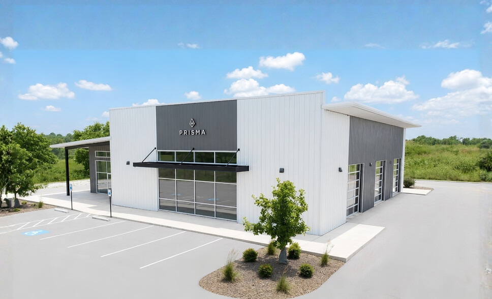More Photos Of 2700 Little Flock Dr, Rogers Showroom For Lease