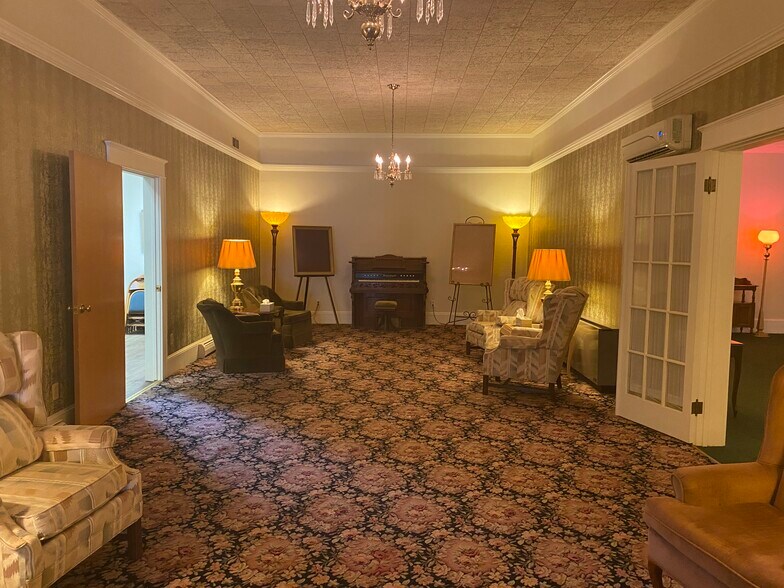 More Photos Of 268/270 Young St, Wilson Office For Lease