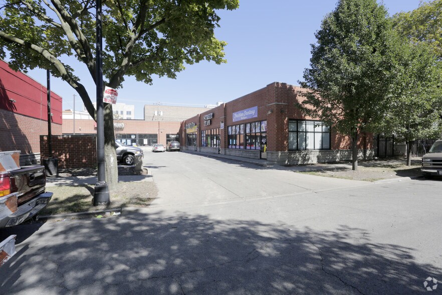 More Photos Of 3948-3958 W Monroe St, Chicago Freestanding For Sale