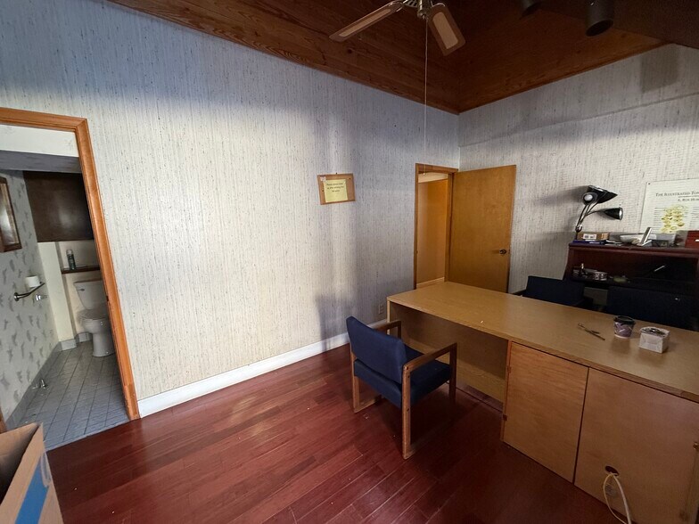 More Photos Of 8200 W Sunrise Blvd, Plantation Office For Sale