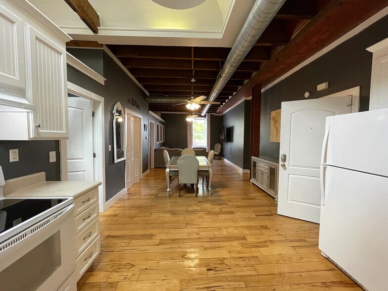 More Photos Of 103 Court Sq, Abbeville Storefront Retail Residential For Sale