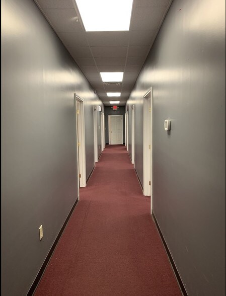 More Photos Of 5550 McFarland Blvd, Northport General Retail For Lease