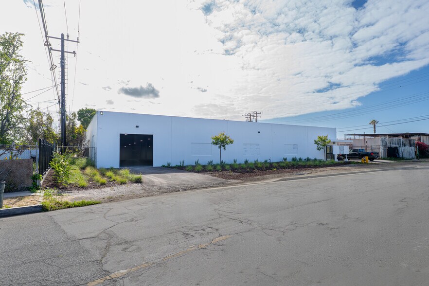 More Photos Of 2728 N Slater Ave, Compton Warehouse For Sale