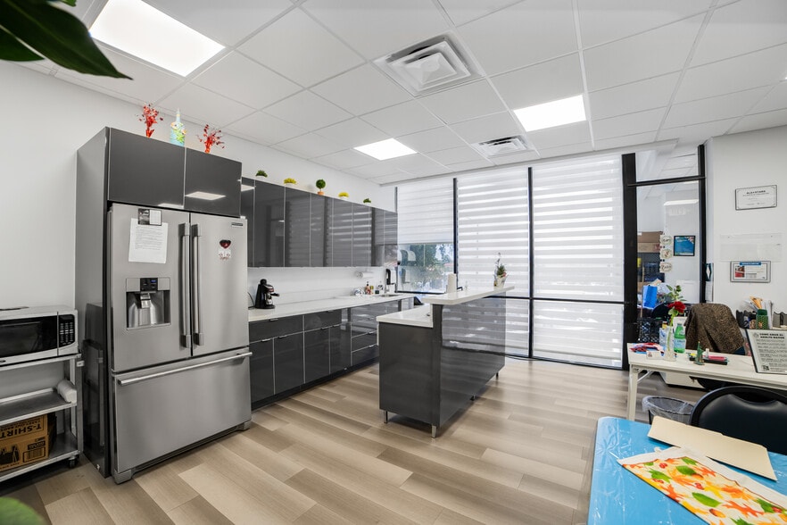 More Photos Of 825 SW 87th Ave, Miami Medical For Lease
