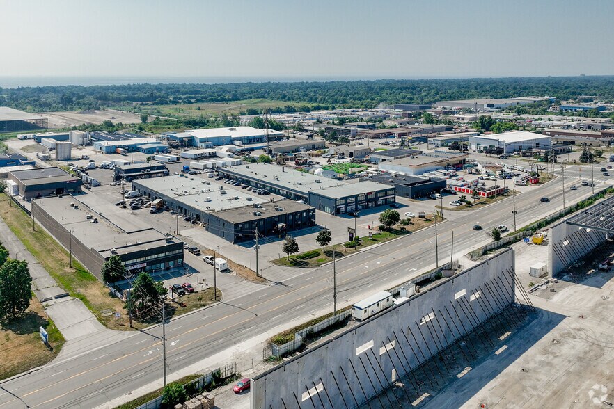 More Photos Of 2666 Royal Windsor Dr, Mississauga Showroom For Lease