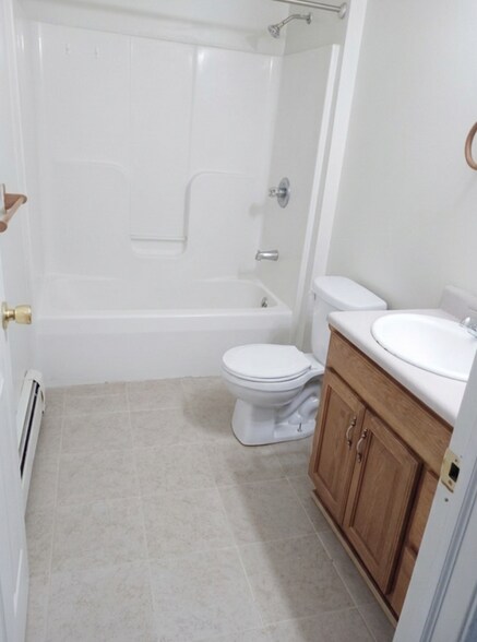 More Photos Of 597 Bross St, Cairo Apartments For Sale