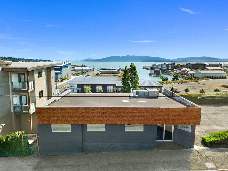 More Photos Of 1215 W Holly St, Bellingham Office For Sale