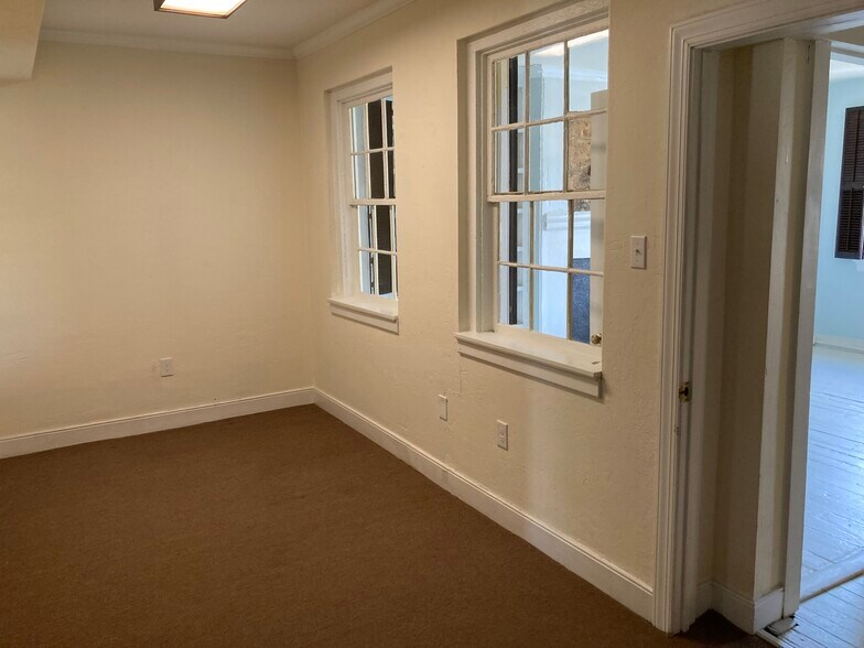 More Photos Of 113 N Foushee St, Richmond Office For Sale
